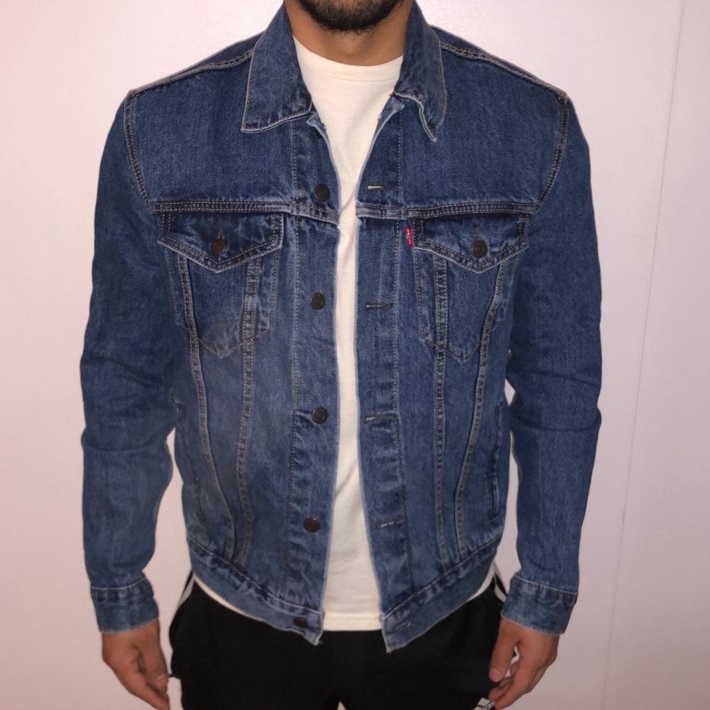 LEVIS - Classic Men’s Vintage Fit Trucker Jacket